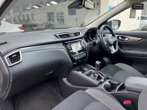 Nissan Qashqai Sold 1.3 DIG-T N-Connecta SUV 5dr Petrol Manual Euro 6 (s/s) (140 ps) 16