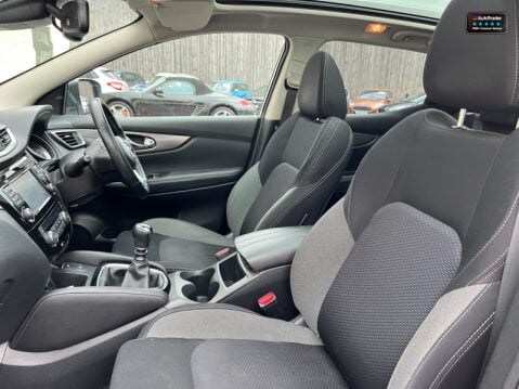 Nissan Qashqai Sold 1.3 DIG-T N-Connecta SUV 5dr Petrol Manual Euro 6 (s/s) (140 ps) 17