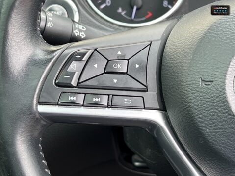 Nissan Qashqai Sold 1.3 DIG-T N-Connecta SUV 5dr Petrol Manual Euro 6 (s/s) (140 ps) 21