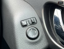 Nissan Qashqai Sold 1.3 DIG-T N-Connecta SUV 5dr Petrol Manual Euro 6 (s/s) (140 ps) 37