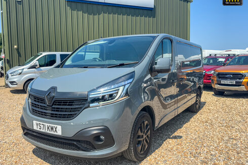Renault Trafic LWB L2H1 Black Edition Energy Air Con Alloys Cam Nav Sensors EURO 6 NO VAT