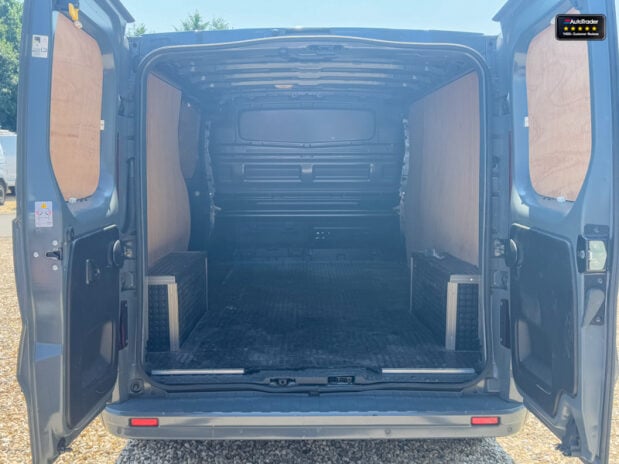 Renault Trafic LWB L2H1 Black Edition Energy Air Con Alloys Cam Nav Sensors EURO 6 NO VAT 8