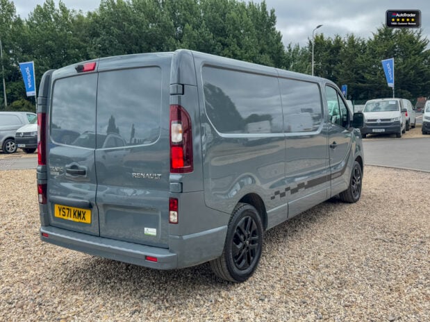 Renault Trafic LWB L2H1 [SOLD KH] Black Edition Energy Air Con Alloys Cam Nav Sensors EURO 6