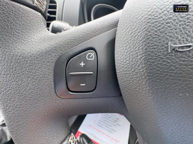 Renault Trafic LWB L2H1 [SOLD KH] Black Edition Energy Air Con Alloys Cam Nav Sensors EURO 17