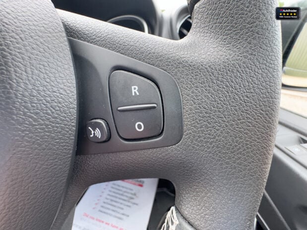 Renault Trafic LWB L2H1 [SOLD KH] Black Edition Energy Air Con Alloys Cam Nav Sensors EURO 18