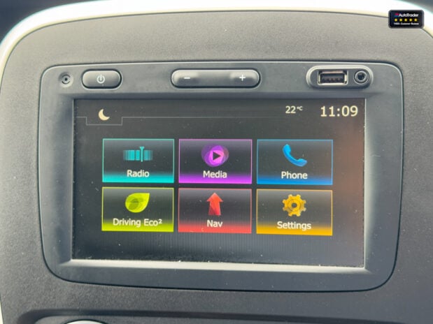 Renault Trafic LWB L2H1 [SOLD KH] Black Edition Energy Air Con Alloys Cam Nav Sensors EURO 25