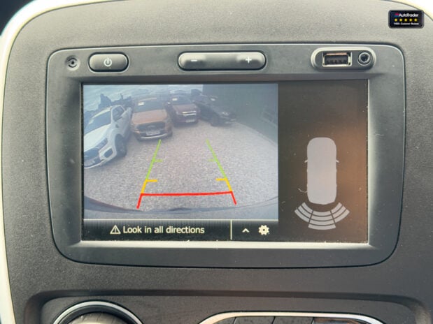 Renault Trafic LWB L2H1 [SOLD KH] Black Edition Energy Air Con Alloys Cam Nav Sensors EURO 35