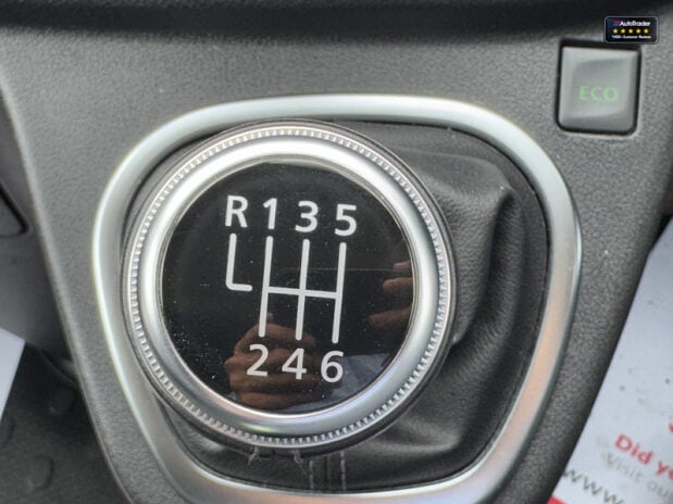 Renault Trafic LWB L2H1 [SOLD KH] Black Edition Energy Air Con Alloys Cam Nav Sensors EURO 38