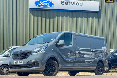 Renault Trafic LWB L2H1 Black Edition Energy Air Con Alloys Cam Nav Sensors EURO 6 NO VAT