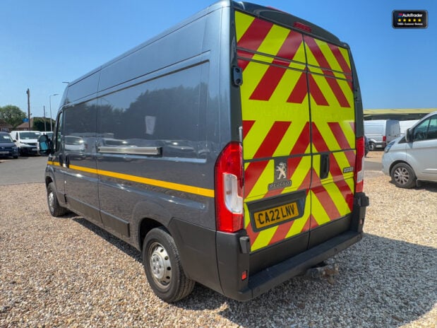 Peugeot Boxer LWB L3H2 Medium Roof Bluehdi 335 Professional Air Con Cruise Nav EURO 6 8
