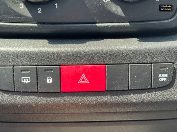 Peugeot Boxer LWB L3H2 Medium Roof Bluehdi 335 Professional Air Con Cruise Nav EURO 6 18