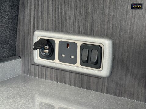 Volkswagen Transporter (Sold) 4 Berth|5 Belt|Doube Gas Hob|Sink|Awning 13