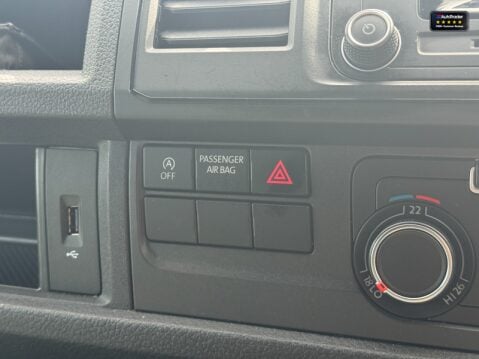 Volkswagen Transporter (Sold) 4 Berth|5 Belt|Doube Gas Hob|Sink|Awning 37