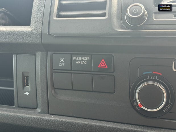 Volkswagen Transporter (Sold) 4 Berth|5 Belt|Doube Gas Hob|Sink|Awning 37