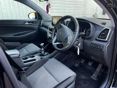 Hyundai TUCSON 1.6 CRDi MHEV SE Nav SUV 5dr Diesel Hybrid Manual Euro 6 (s/s) (115 ps) 10