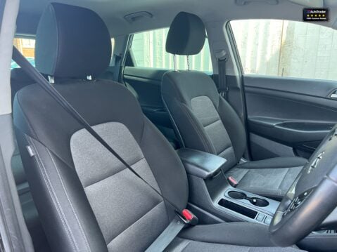 Hyundai TUCSON 1.6 CRDi MHEV SE Nav SUV 5dr Diesel Hybrid Manual Euro 6 (s/s) (115 ps) 11