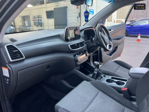 Hyundai TUCSON 1.6 CRDi MHEV SE Nav SUV 5dr Diesel Hybrid Manual Euro 6 (s/s) (115 ps) 16