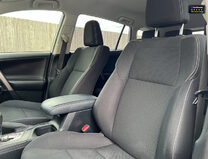 Toyota Rav 4 2.5 VVT-h Icon Tech SUV 5dr Petrol Hybrid CVT Euro 6 (s/s) (197 ps) 15