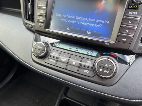 Toyota Rav 4 2.5 VVT-h Icon Tech SUV 5dr Petrol Hybrid CVT Euro 6 (s/s) (197 ps) 26