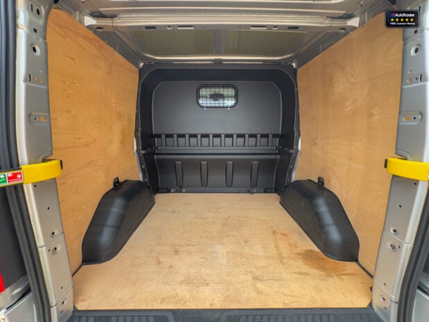 Ford Transit Custom Crew Cab SWB L1H1 AUTO 300 Limited Air Con Cam Sensors EURO 6 NO VAT 10