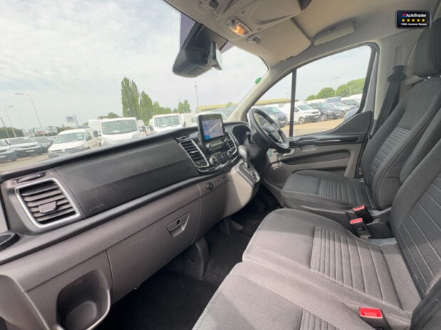Ford Transit Custom Crew Cab SWB L1H1 AUTO 300 Limited Air Con Cam Sensors EURO 6 NO VAT 15