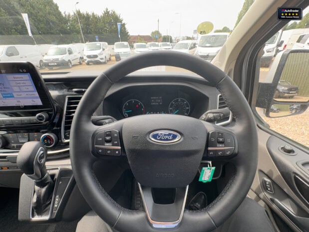 Ford Transit Custom Crew Cab SWB L1H1 AUTO 300 Limited Air Con Cam Sensors EURO 6 NO VAT 22