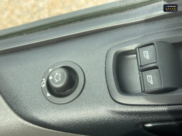 Ford Transit Custom Crew Cab SWB L1H1 AUTO 300 Limited Air Con Cam Sensors EURO 6 NO VAT 29