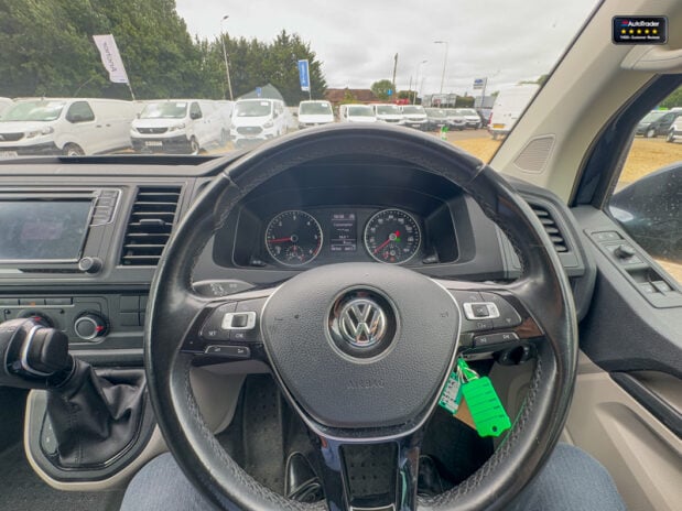 Volkswagen Transporter Crew Cab AUTO SWB L1H1 Air Con Cam Sensors Kombi H 21