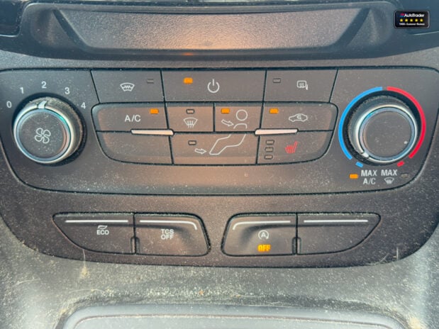 Ford Transit Connect AUTO LWB L2H1 240 Limited Air Con Alloys Nav Sensors EURO 6 NO VAT 35
