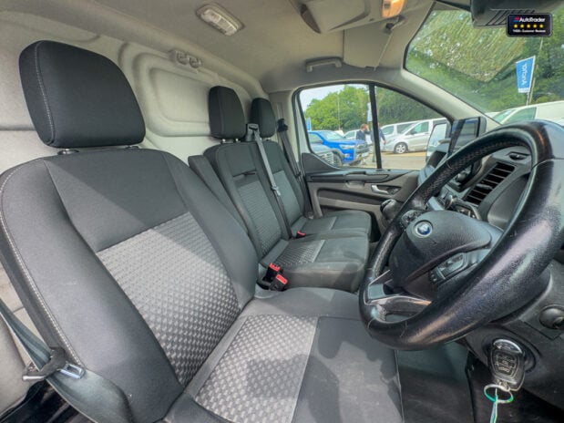 Ford Transit Custom SWB L1H1 low Roof 300 Trend Side Door EURO 6 13