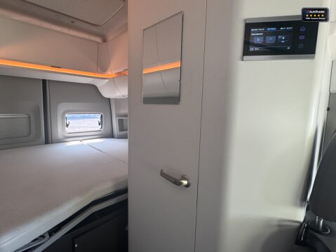 Volkswagen Grand California AUTO|600|4 Belt|4 Berth|Double Gas Hob| Fridge|Sink|Battery 18