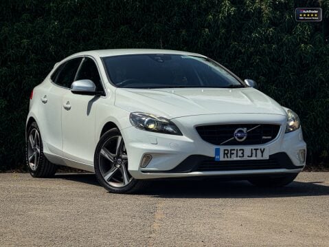 Volvo V40 2.0 D3 R-Design Lux Nav Hatchback 5dr Diesel Manual Euro 5 (s/s) (150 ps) 2