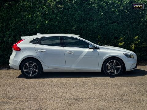 Volvo V40 2.0 D3 R-Design Lux Nav Hatchback 5dr Diesel Manual Euro 5 (s/s) (150 ps) 27