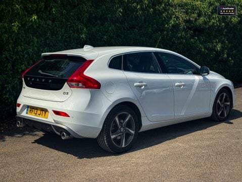 Volvo V40 2.0 D3 R-Design Lux Nav Hatchback 5dr Diesel Manual Euro 5 (s/s) (150 ps) 26