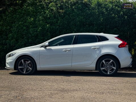Volvo V40 2.0 D3 R-Design Lux Nav Hatchback 5dr Diesel Manual Euro 5 (s/s) (150 ps) 5