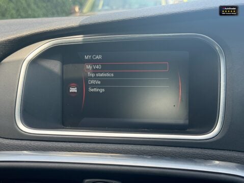 Volvo V40 2.0 D3 R-Design Lux Nav Hatchback 5dr Diesel Manual Euro 5 (s/s) (150 ps) 18
