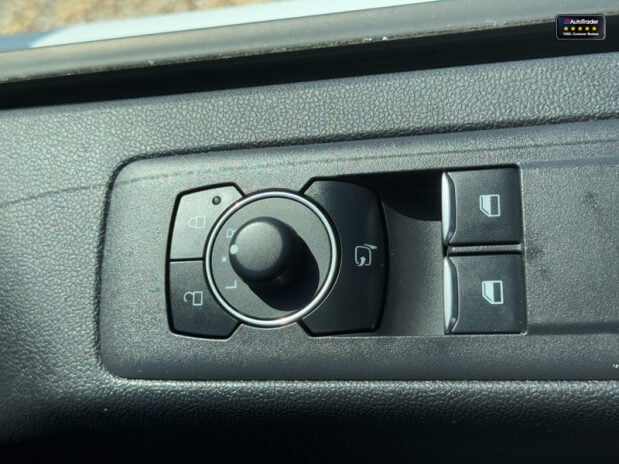 Ford Transit Custom AUTO LWB L2H1 Limited Air Con Cam Cruise Sensors EURO 6 26