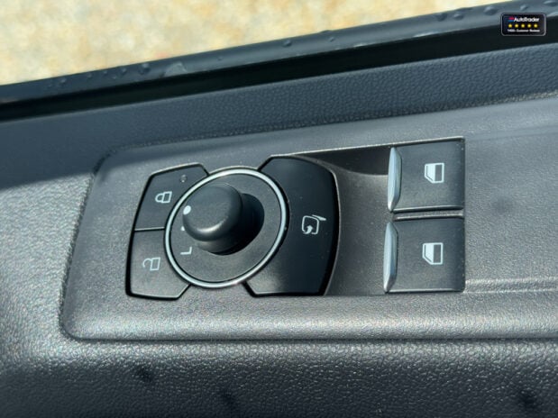 Ford Transit Custom AUTO LWB L2H1 Limited Air Con Cam Cruise Sensors EURO 6 26
