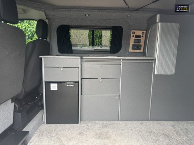 Ford Transit Custom 300 Limited|Pop Top|2 Berth|3 Belts|Fridge|Hob|Ideal for Bikes|Euro 6 8