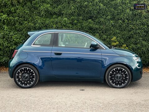Fiat 500e 42kWh La Prima Hatchback 3dr Electric Auto (118 ps) 32