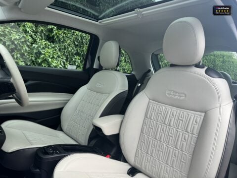 Fiat 500e 42kWh La Prima Hatchback 3dr Electric Auto (118 ps) 8