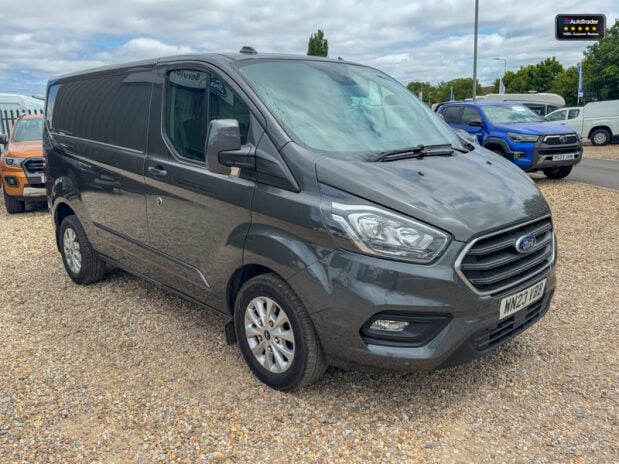 Ford Transit Custom AUTO SWB L1H1 340 Limited Air Con Alloys Cam Senso 4