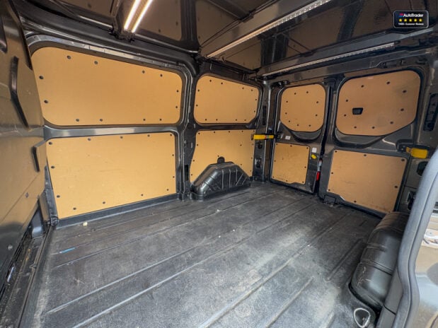 Ford Transit Custom AUTO SWB L1H1 340 Limited Air Con Alloys Cam Senso 11