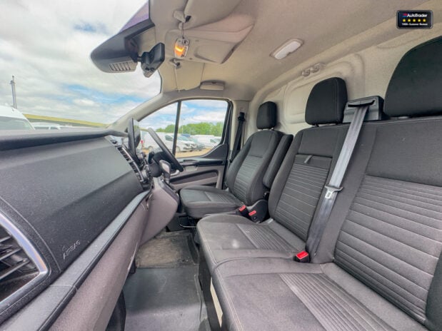Ford Transit Custom AUTO SWB L1H1 340 Limited Air Con Alloys Cam Senso 13