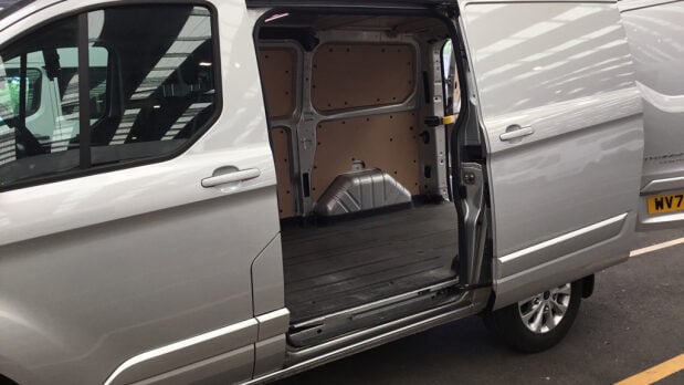 Ford Transit Custom 320 Limited P/V Ecoblue 6