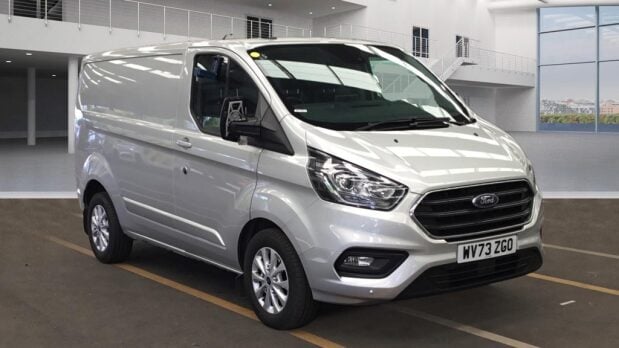 Ford Transit Custom 320 Limited P/V Ecoblue 2