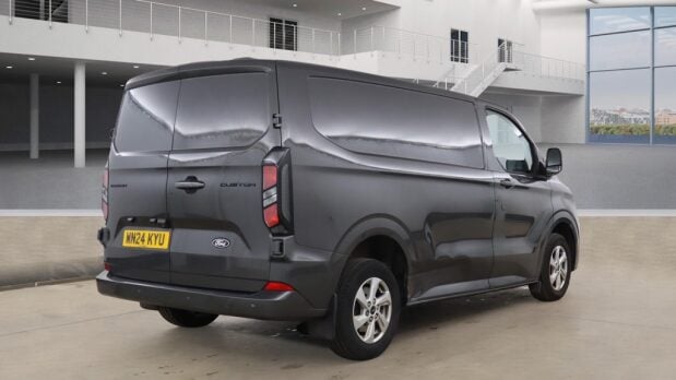 Ford Transit Custom 300 Limited L1H1 P/V Ecoblue 4