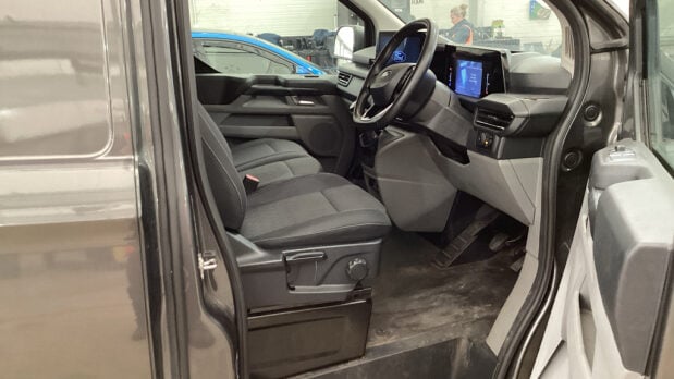 Ford Transit Custom 300 Limited L1H1 P/V Ecoblue 9