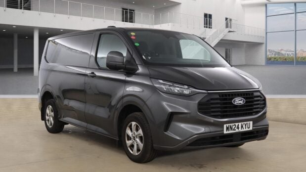 Ford Transit Custom 300 Limited L1H1 P/V Ecoblue 2
