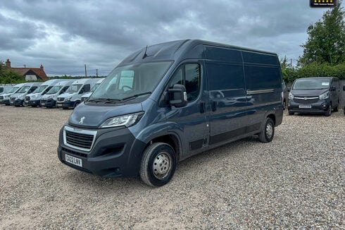 Peugeot Boxer LWB L3H2 Medium Roof Bluehdi 335 Professional Air